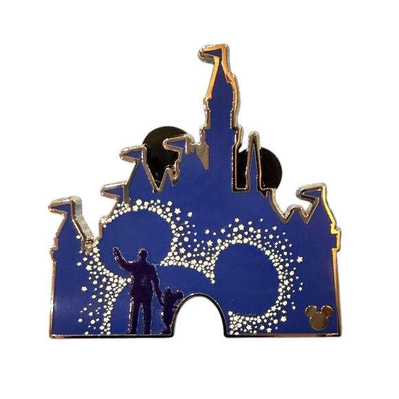 Disneyland Walt Mickey Partner Statue Castle Hidden Mickey Disney 2025 Pin New B - Picture 1 of 1